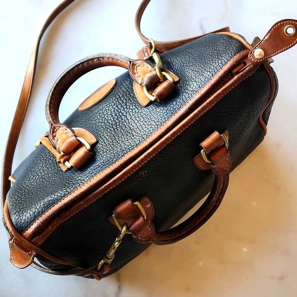 Vintage Dooney & Bourke Speedy Crossbody Shoulder Bag - Picture 4 of 17